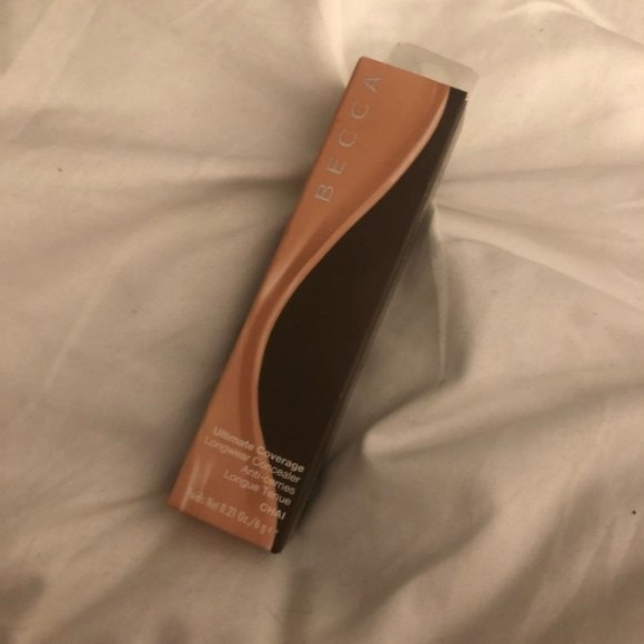 Becca Ultimate Coverage Concealer - Picture 4 of 5